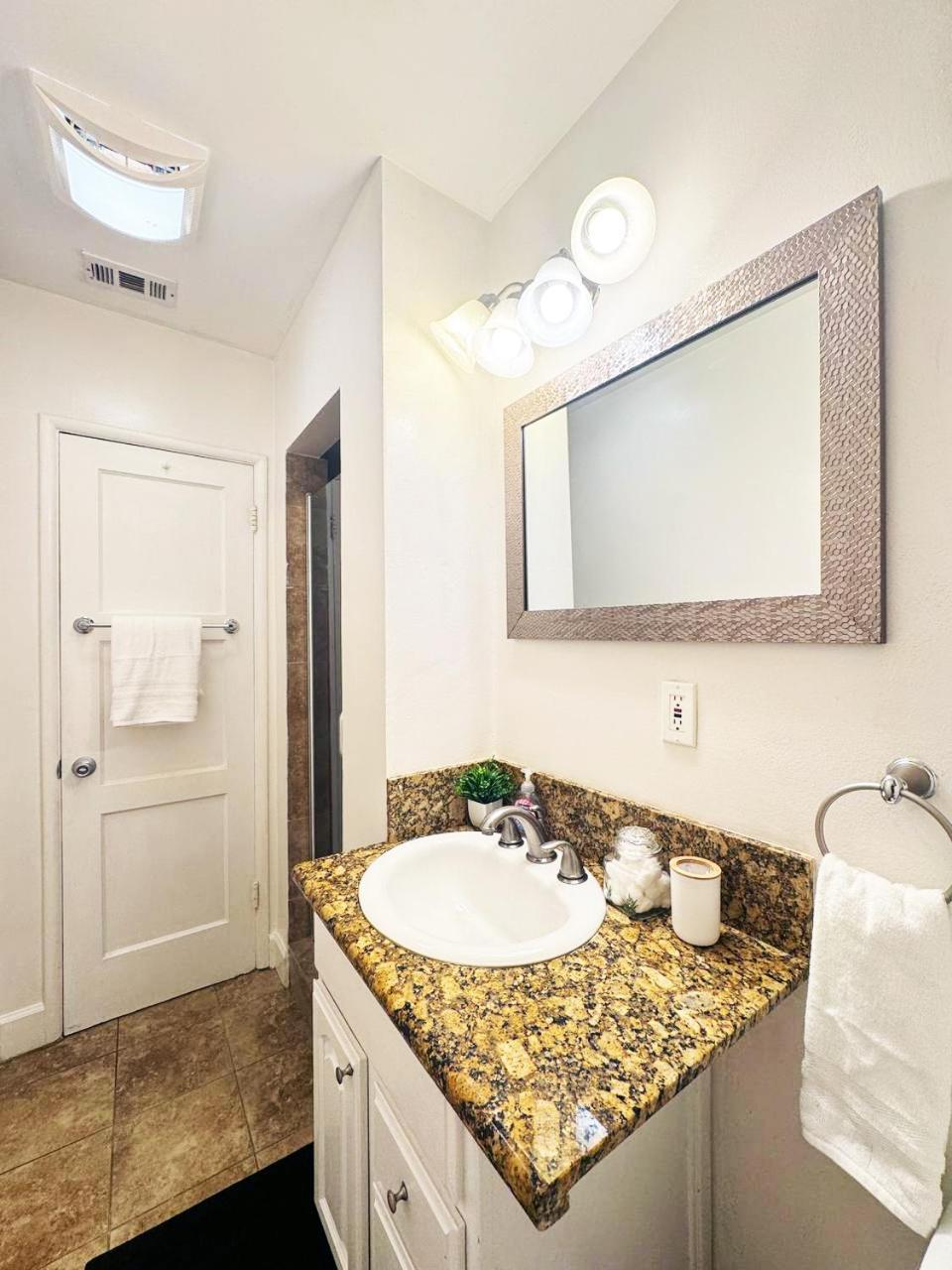 Charming 3br House - Hal-uc Holiday home *